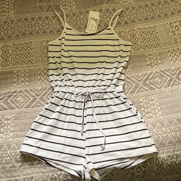 Yibock Romper - Picture 1 of 4